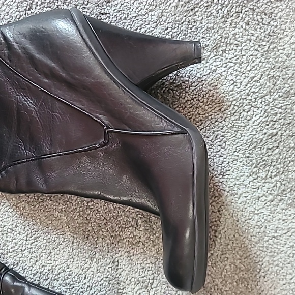 Black size 8.5 leather riding boot - Picture 2 of 10